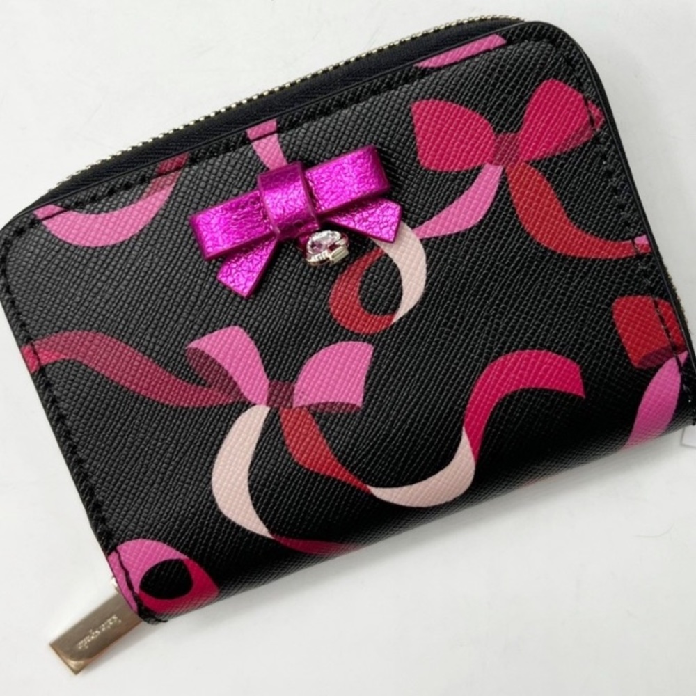 NWOT Kate Spade Wrapping Party
Ribbons Leather Small Zip Wallet